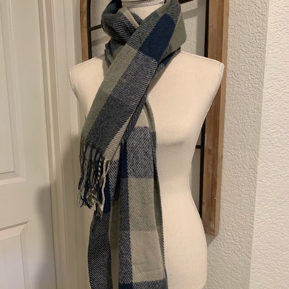 Blue and gray plaid scarf. Unbranded. Gently used - Picture 2 of 5